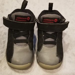 Jordan sneakers infant black gray/black size 6